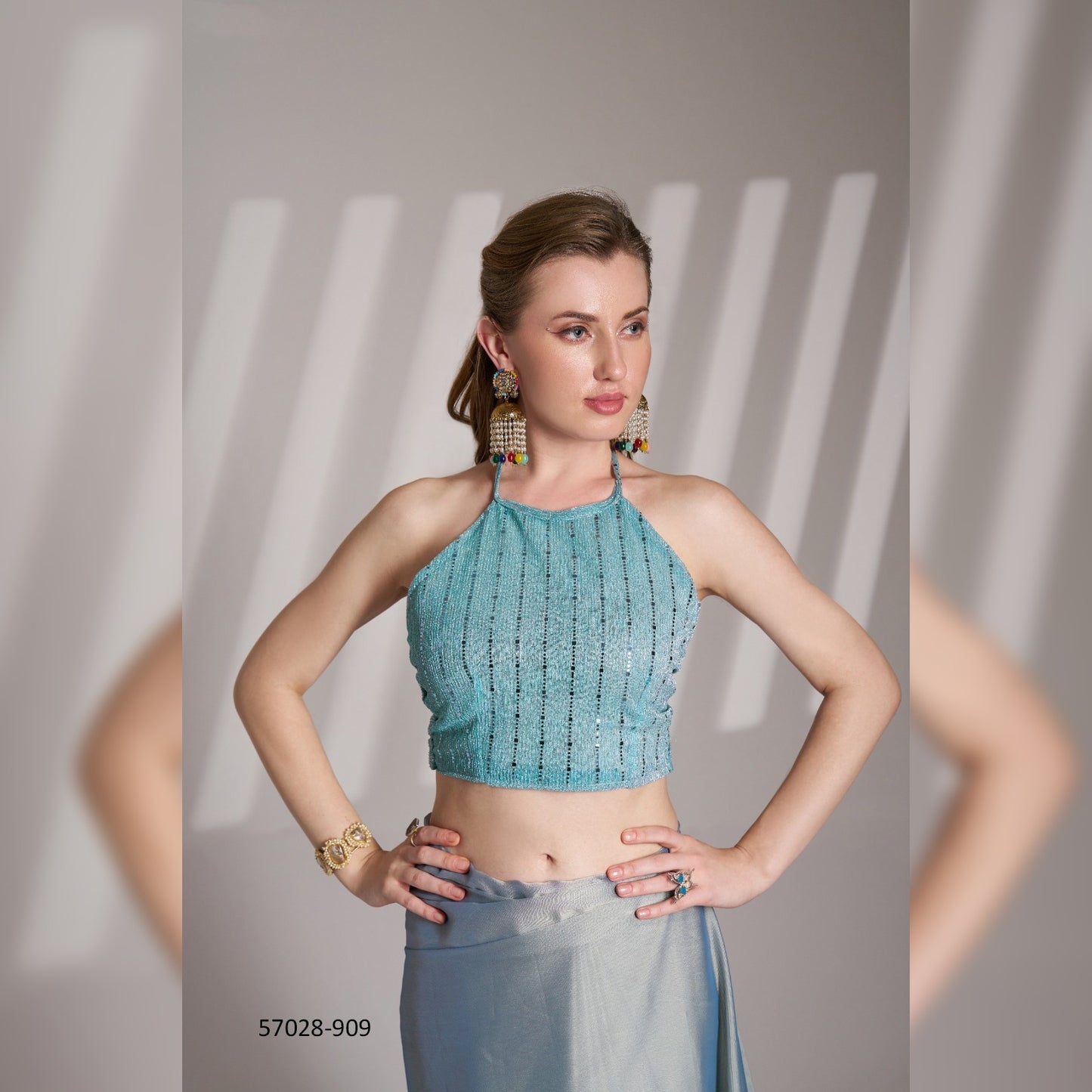 Graceful Grey Glossy Saree with a Touch of Glamour – Ideal for Evening Soirees and Gatherings
