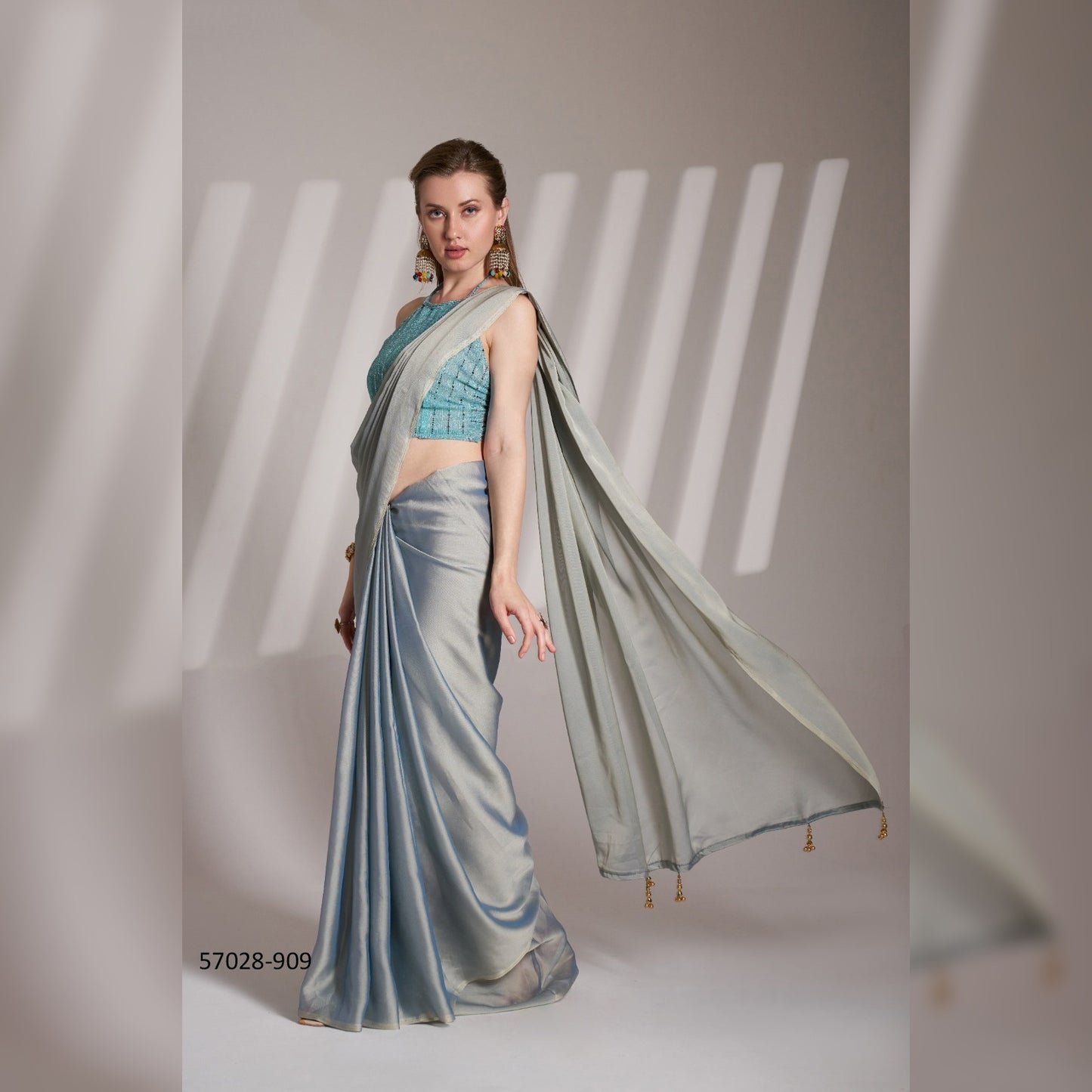 Graceful Grey Glossy Saree with a Touch of Glamour – Ideal for Evening Soirees and Gatherings