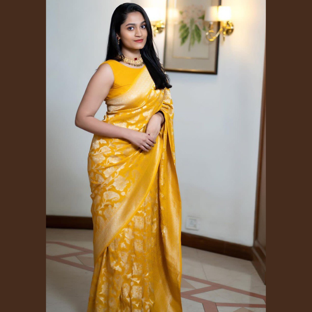 Yellow soft lichi Silk Saree With Beautiful Rich Pallu & Jacquard Work